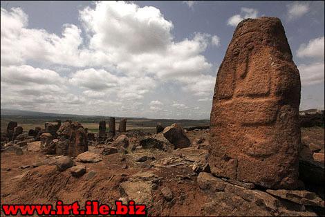 سنگ نگاره های شهرباستانی ۸۰۰۰ ساله در مشکین شهر